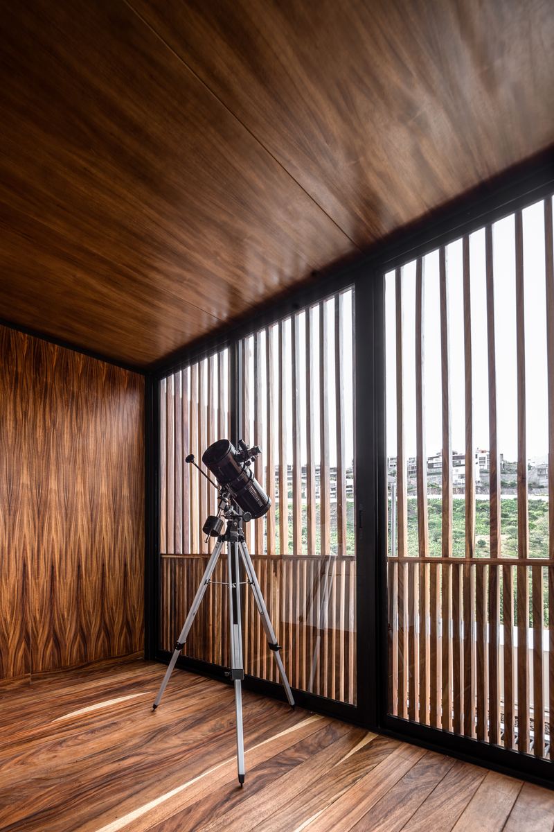 Casa AJ — cuarto observatorio en parota